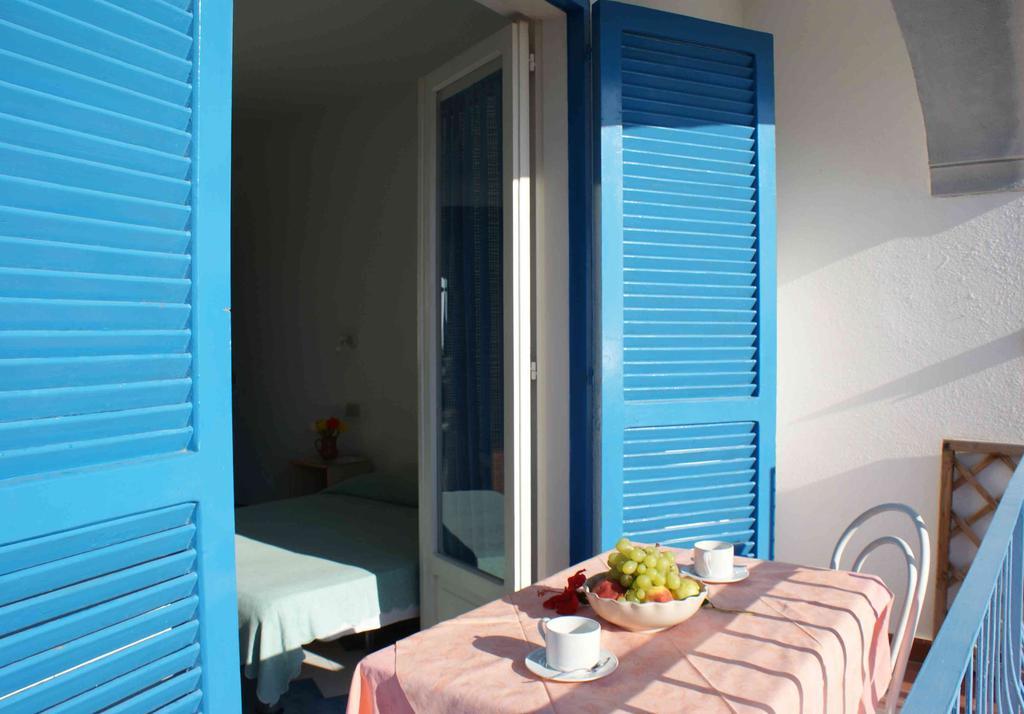 Forio di Ischia Aparthotel Villa Marinu חדר תמונה