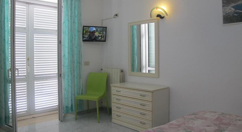 Forio di Ischia Aparthotel Villa Marinu חדר תמונה